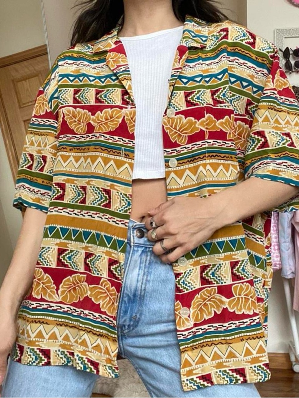 Vintage 100% Silk Patterned Short-Sleeve Button-Up Shirt